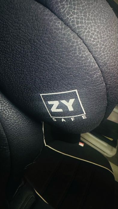 Cadeira para automóvel ISOFIX 15-36kg marca Zippy