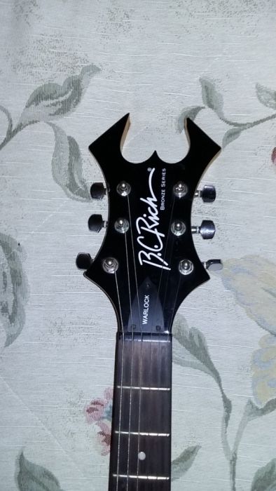 Troco ou vendo guitarra