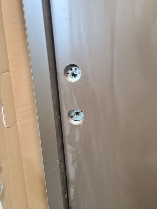 Двері вхідні дерев'яні 210 100 лудка 4/10 см