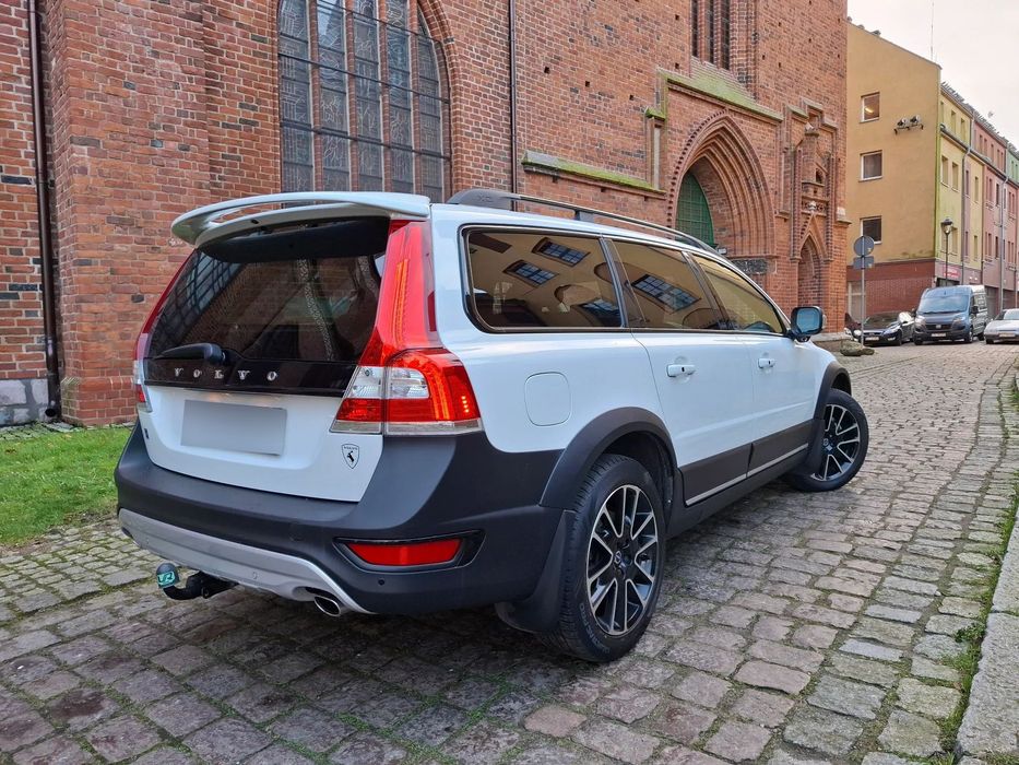 Volvo XC 70 2.0 180 koni*mavi*bliss*R-Design*city safety*Ele. Klapa*
