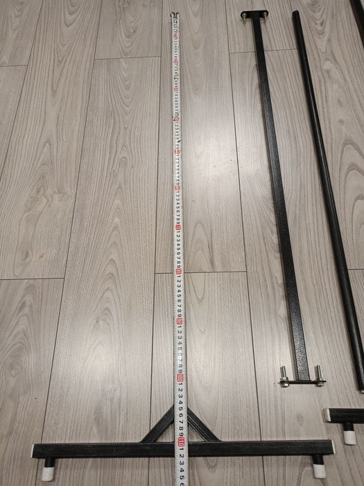 Стійка-вішалка для одягу