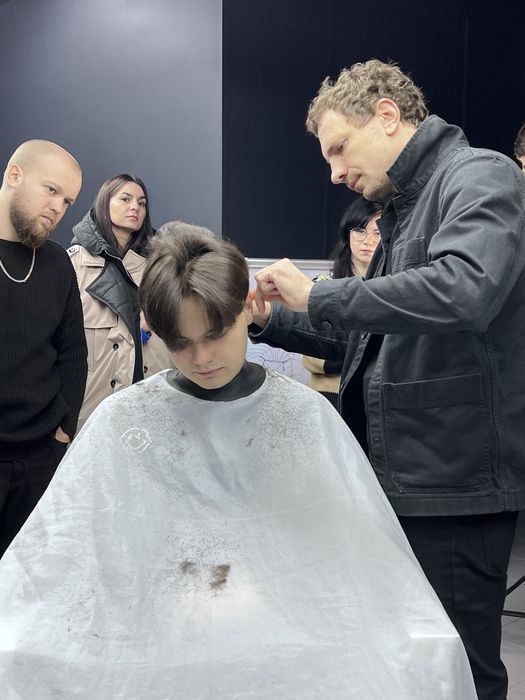 Стрижка чоловіча (мужская) / гоління / оформлення бороди і вусів