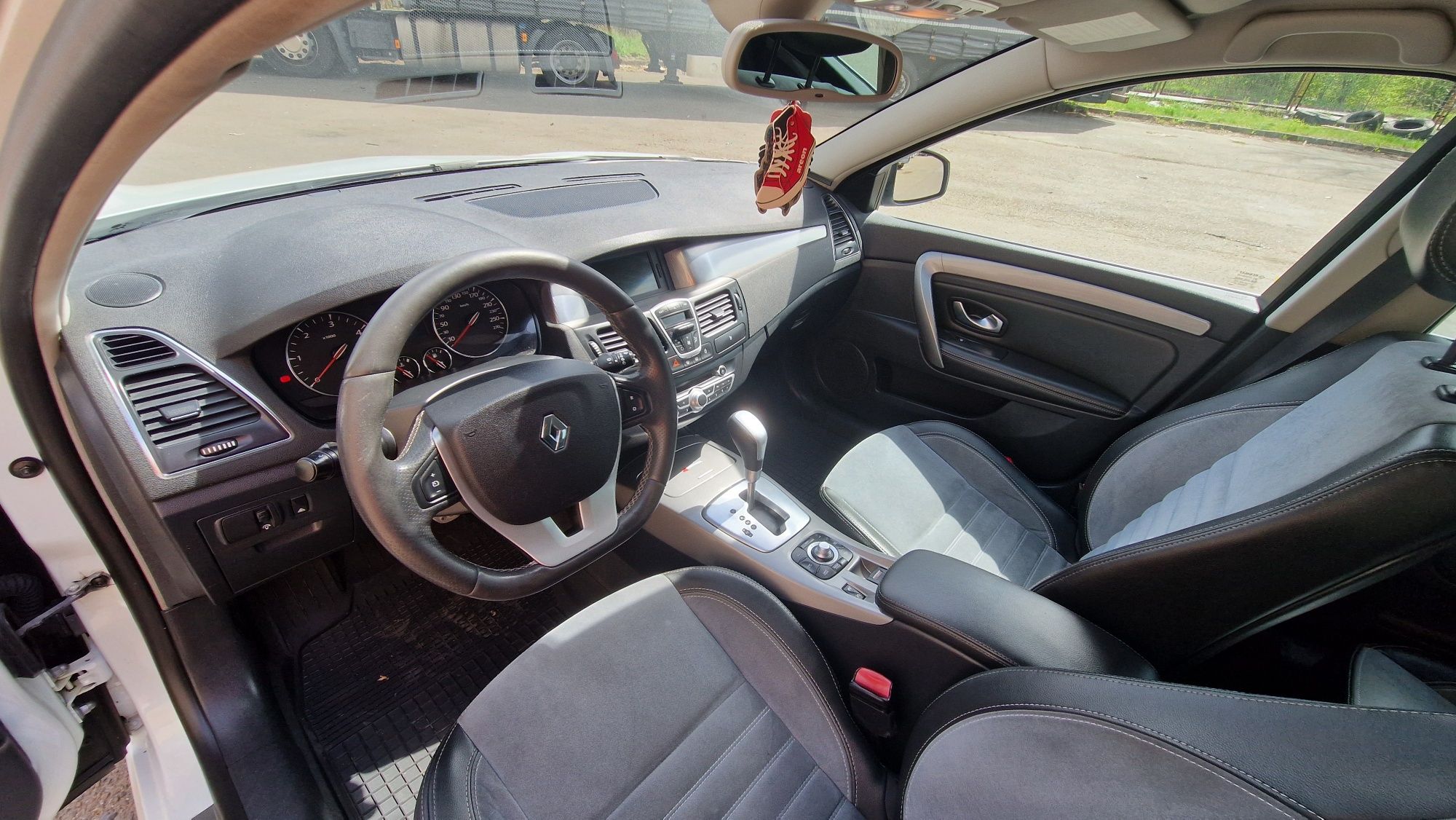 Renault Laguna 2.0 dci gt line 4control 173km bogate wyposażenie