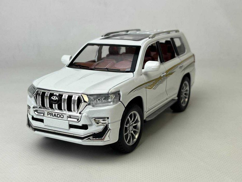 Металева Колекційна модель 1:24 Toyota Prado з підсвіткою фар, звуком