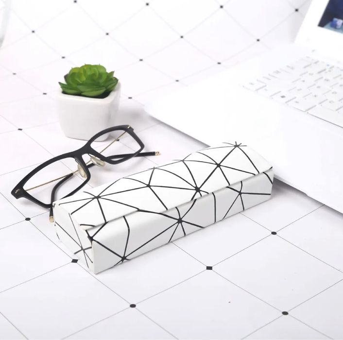 Футляр для окулярів на магніті