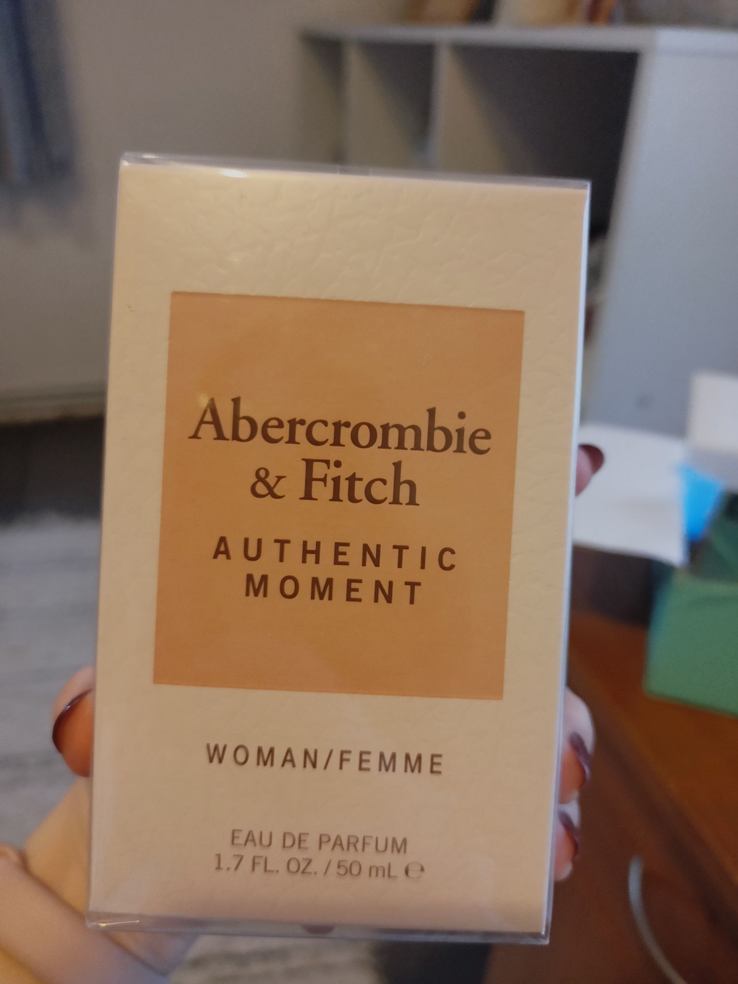 Abercrombie& fitch Authentic moment