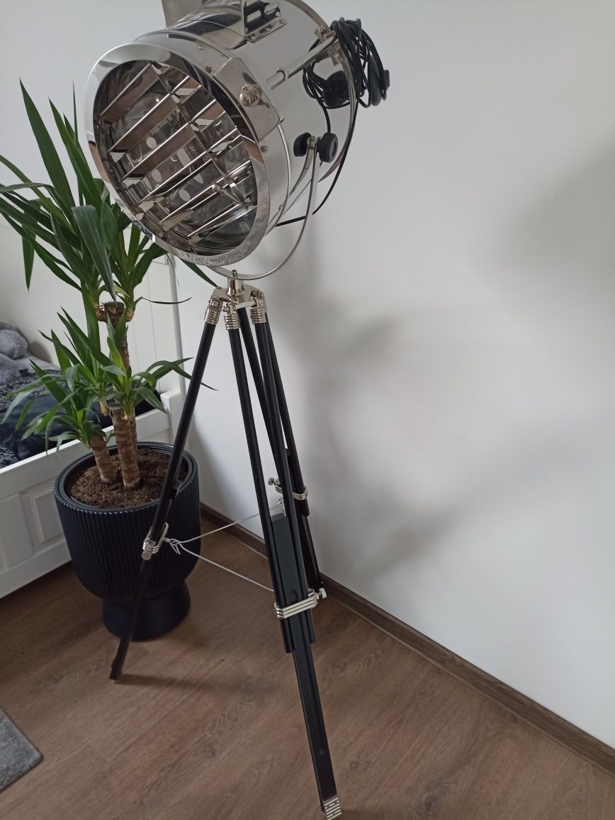Lampa trójnóg loft duża