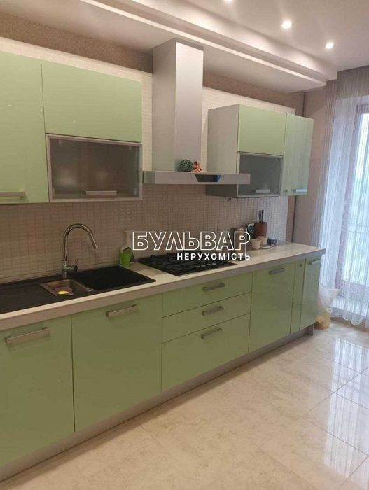 Сдам 4 к.кв  - 190 м2, Новострой, ЖК Азарин, Отакара Яроша 16-Б