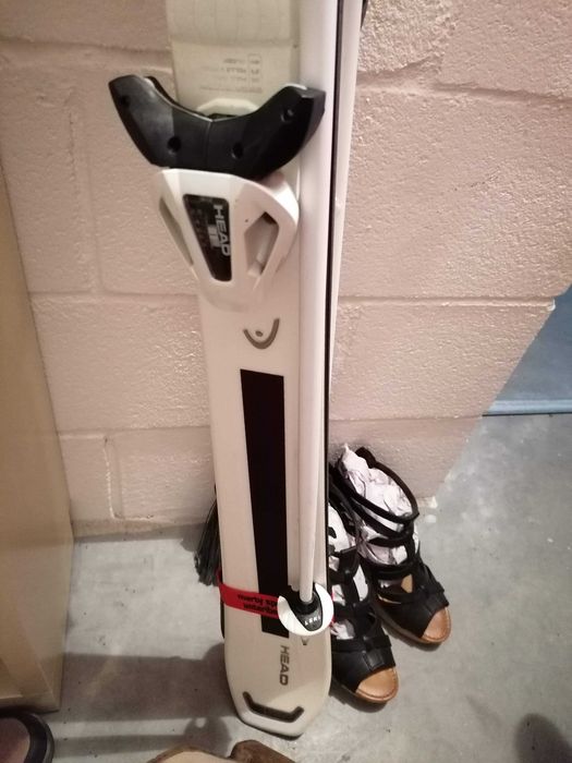 HEAD Skis + LEKI sticks