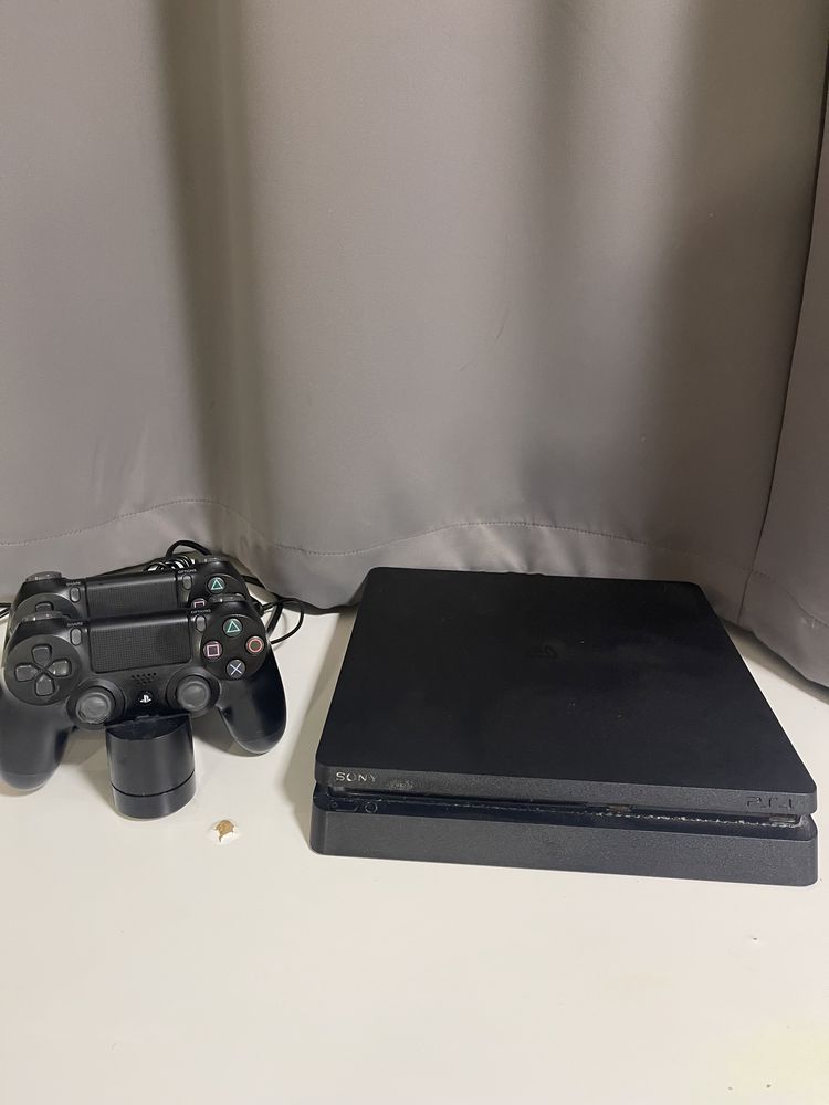 Продам Playstation 4