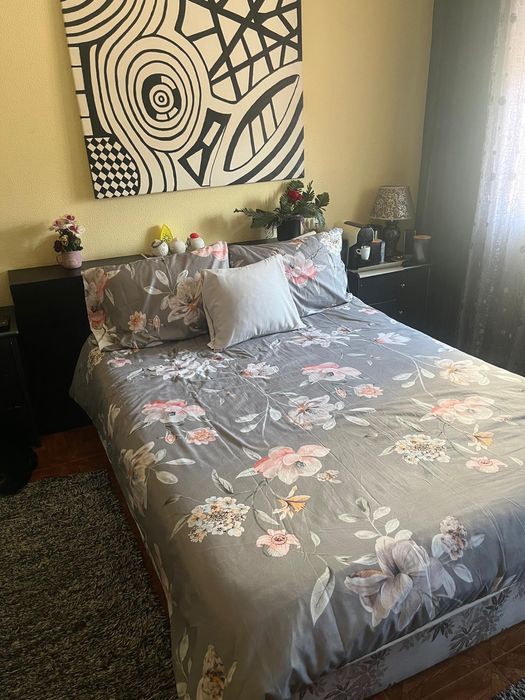 Alugo quarto em Matosinhos com transportes públicos, farmácias e super