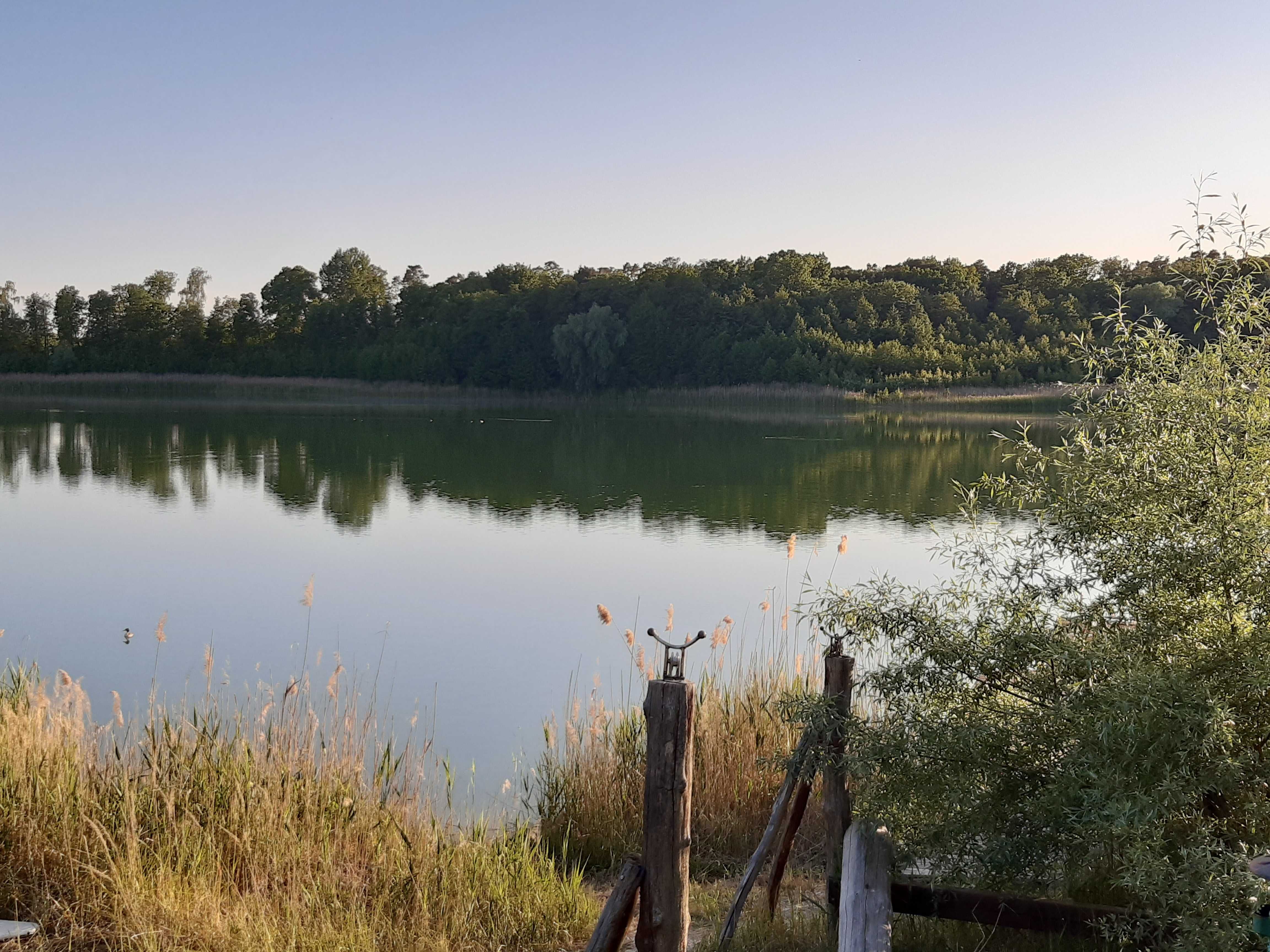Domki nad jeziorem k/Przyjezierza