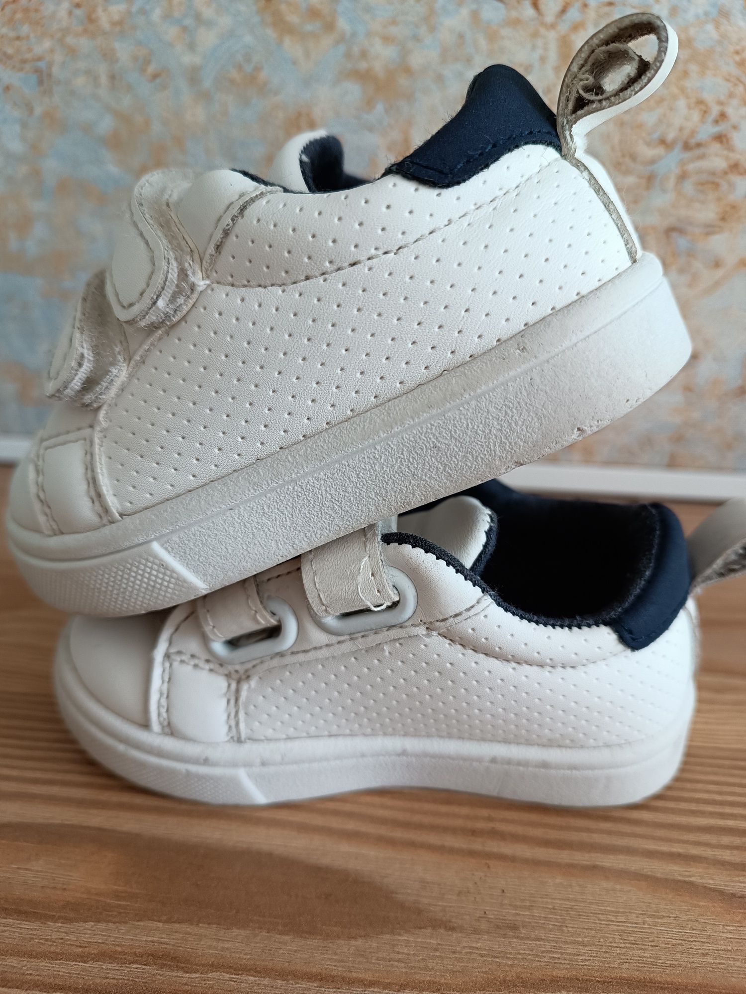 Trampki  rozmiar 20