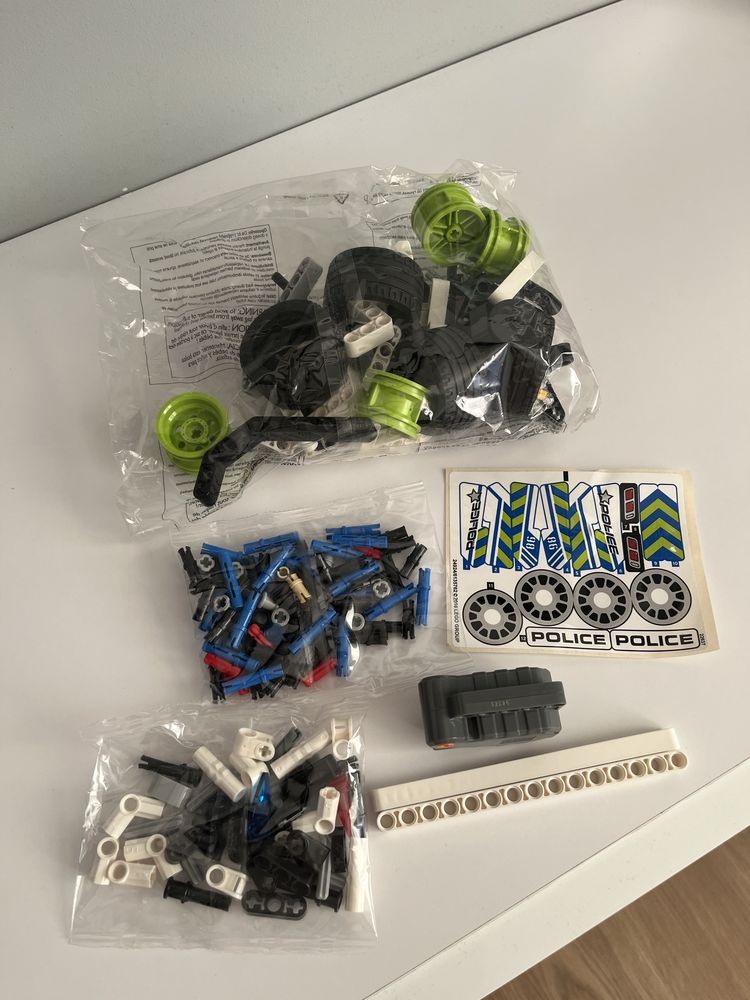 LEGO 42047 Technic Radiowóz pościgowy