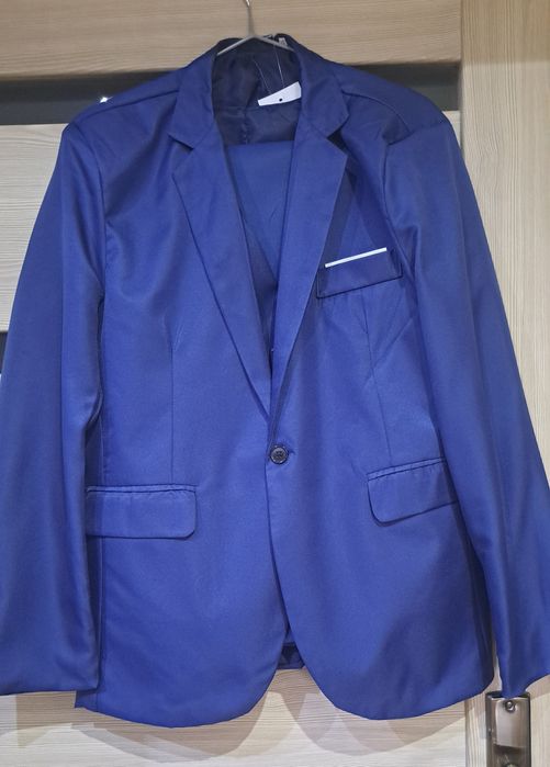 Nowy garnitur męski trzyczęściowy, rozmiar L