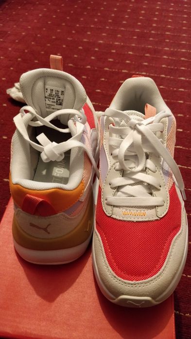 Продаю жіночі кросівки Puma.