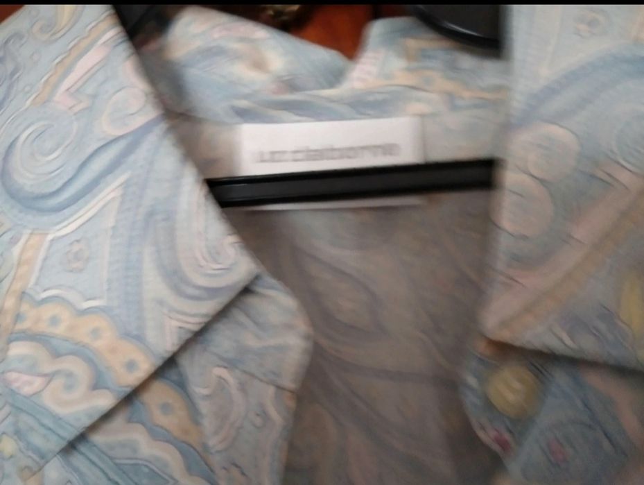 Camisa tamanho L, marca Liz Claiborne