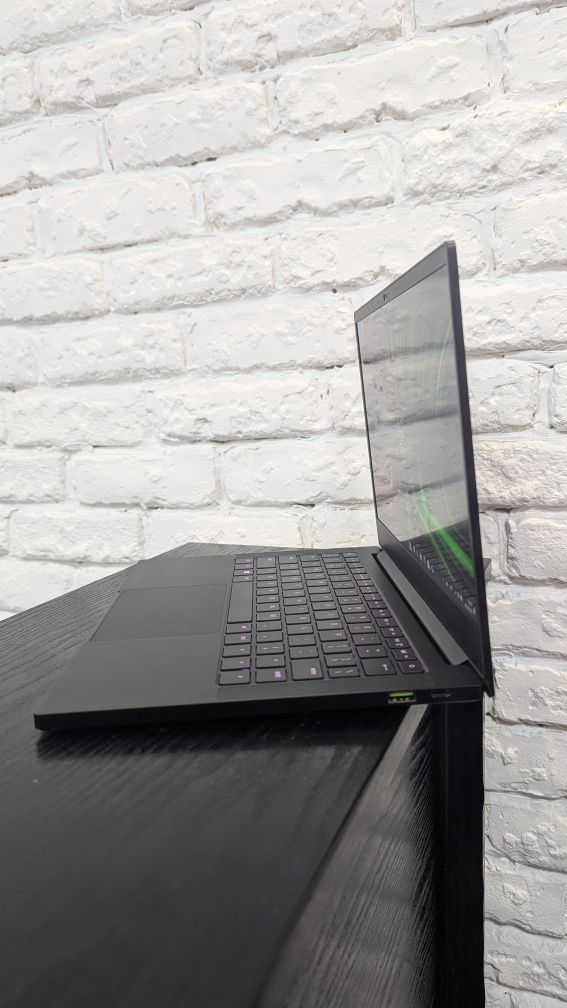 Razer blade stealth 13 2019 i7 8Gb 256Gb 13" Full hd IPS RGB
