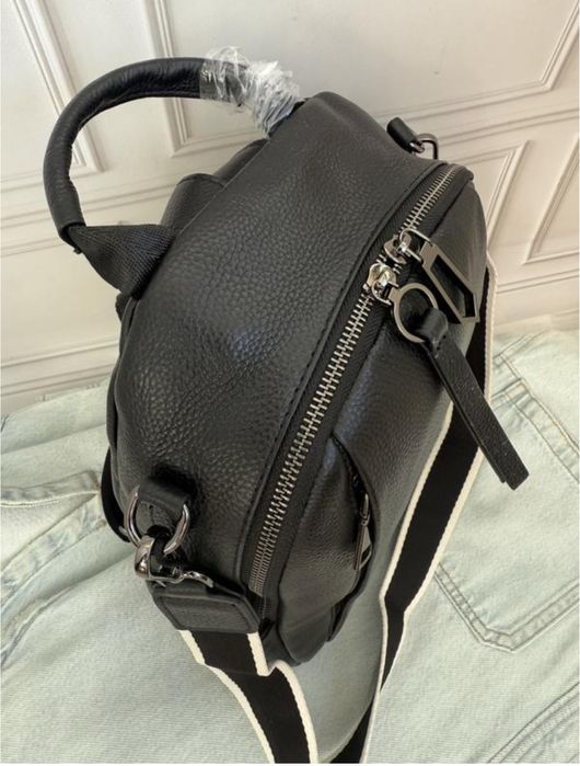 Стильний шкіряний рюкзак