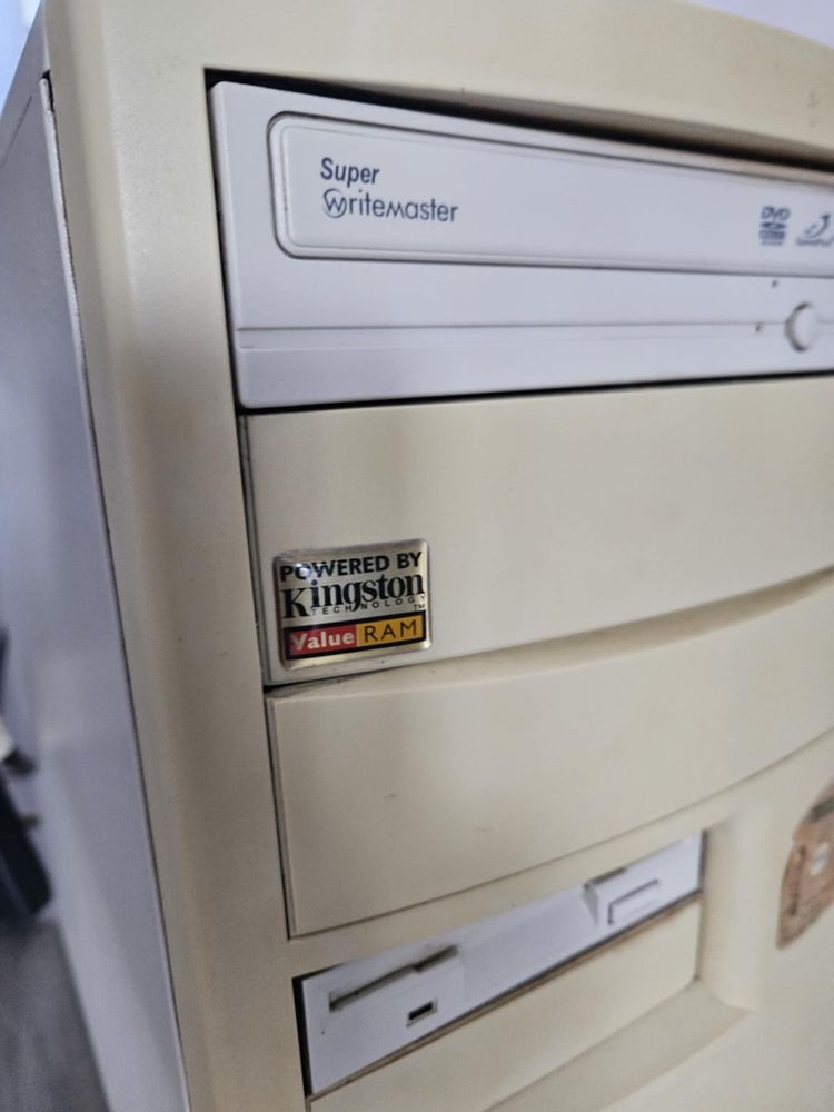 Komputer klawiatura i monitor