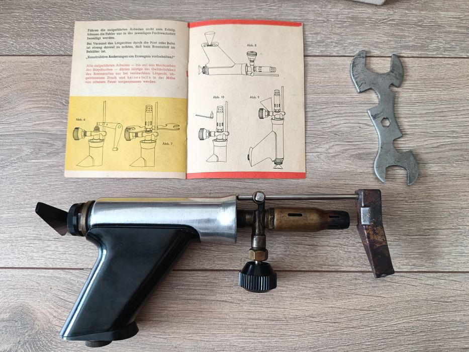 Stary palnik lutlampa na benzynę wschodnie Niemcy BAT 100 - 1