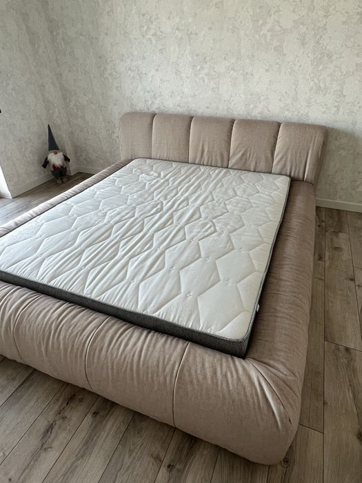 Ліжко Бонні диван матрац мякі меблі для спальні