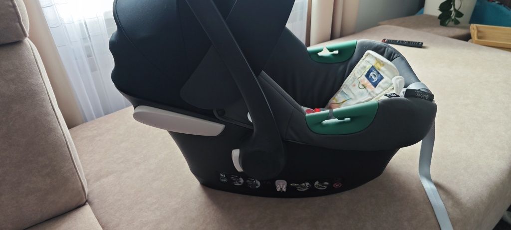 Nosidełko Fotelik 0-13  Cybex Aton B2 i-Size plus baza Base One