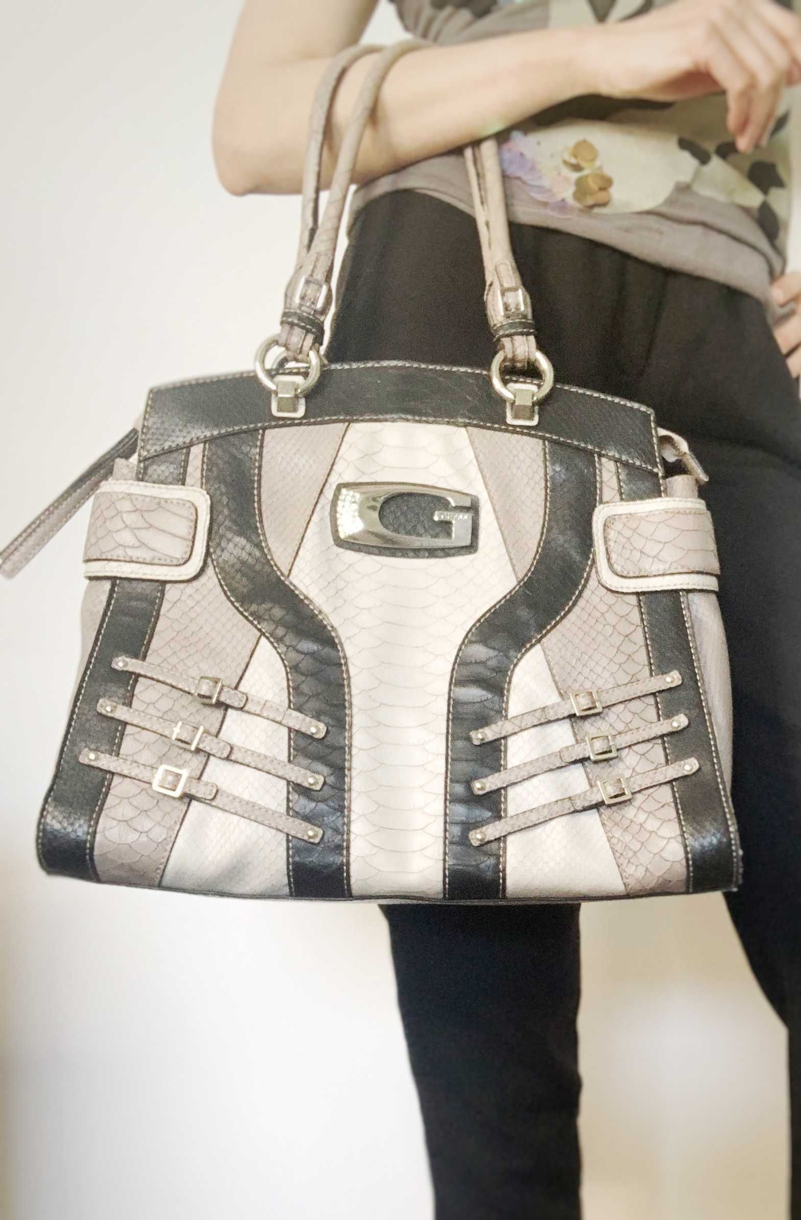 GUESS Torebka Krokodyli print Logo Cyrkonie