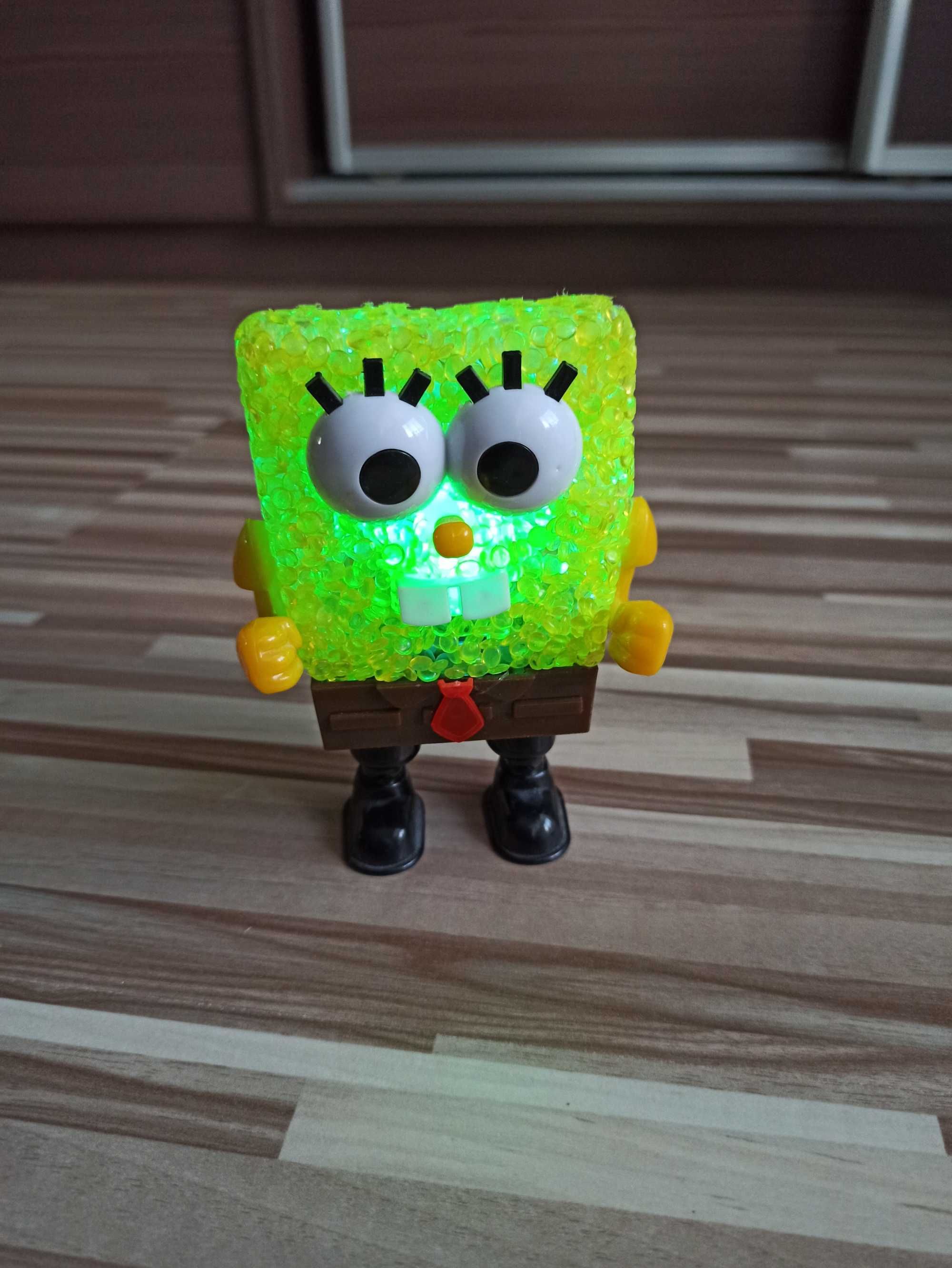 Lampka Spangebob, skalmar, minionki, figurki z bajek