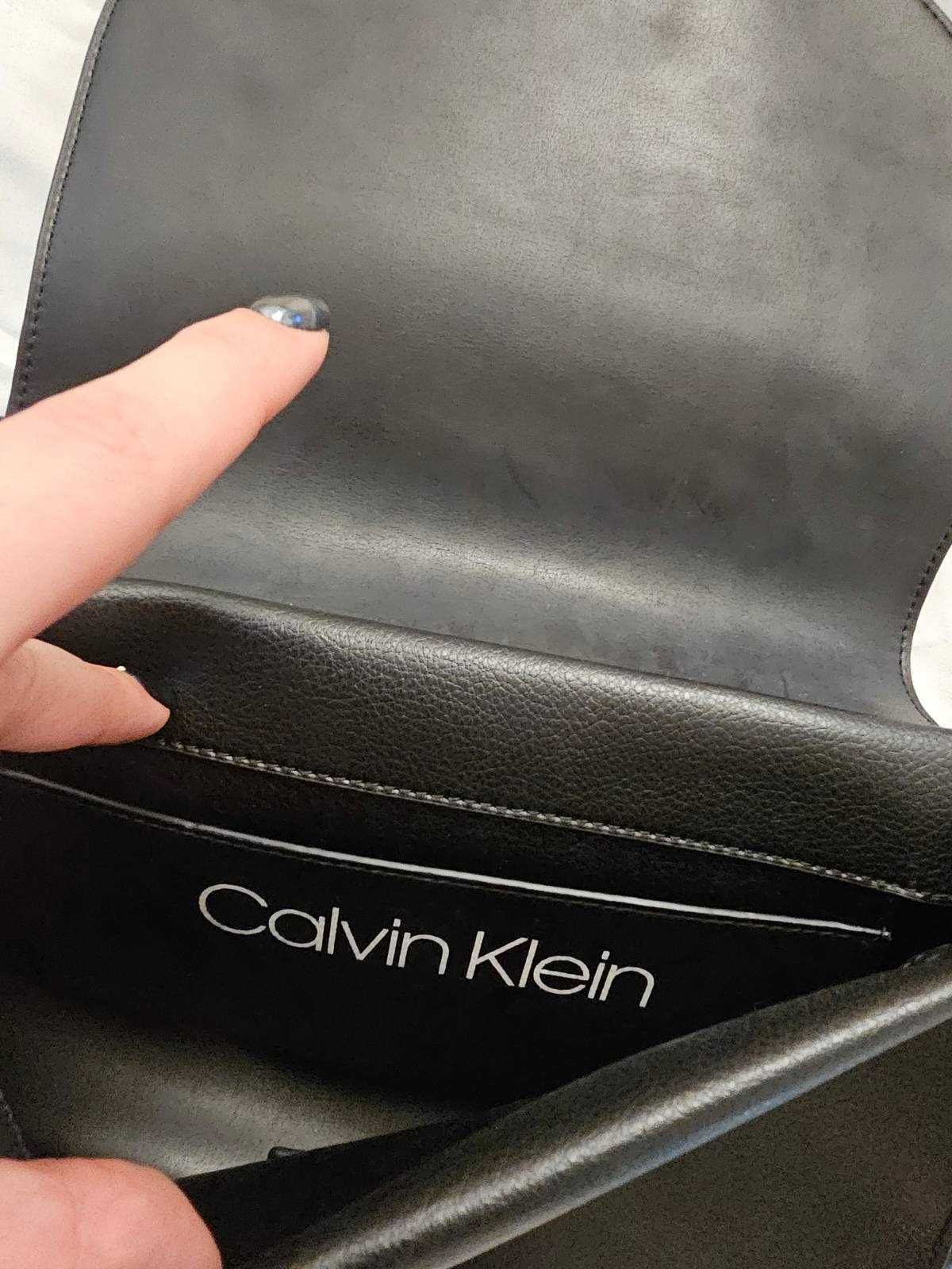 99. Torebka Calvin Klein, półokrągła listonoszka  nowa bez metki