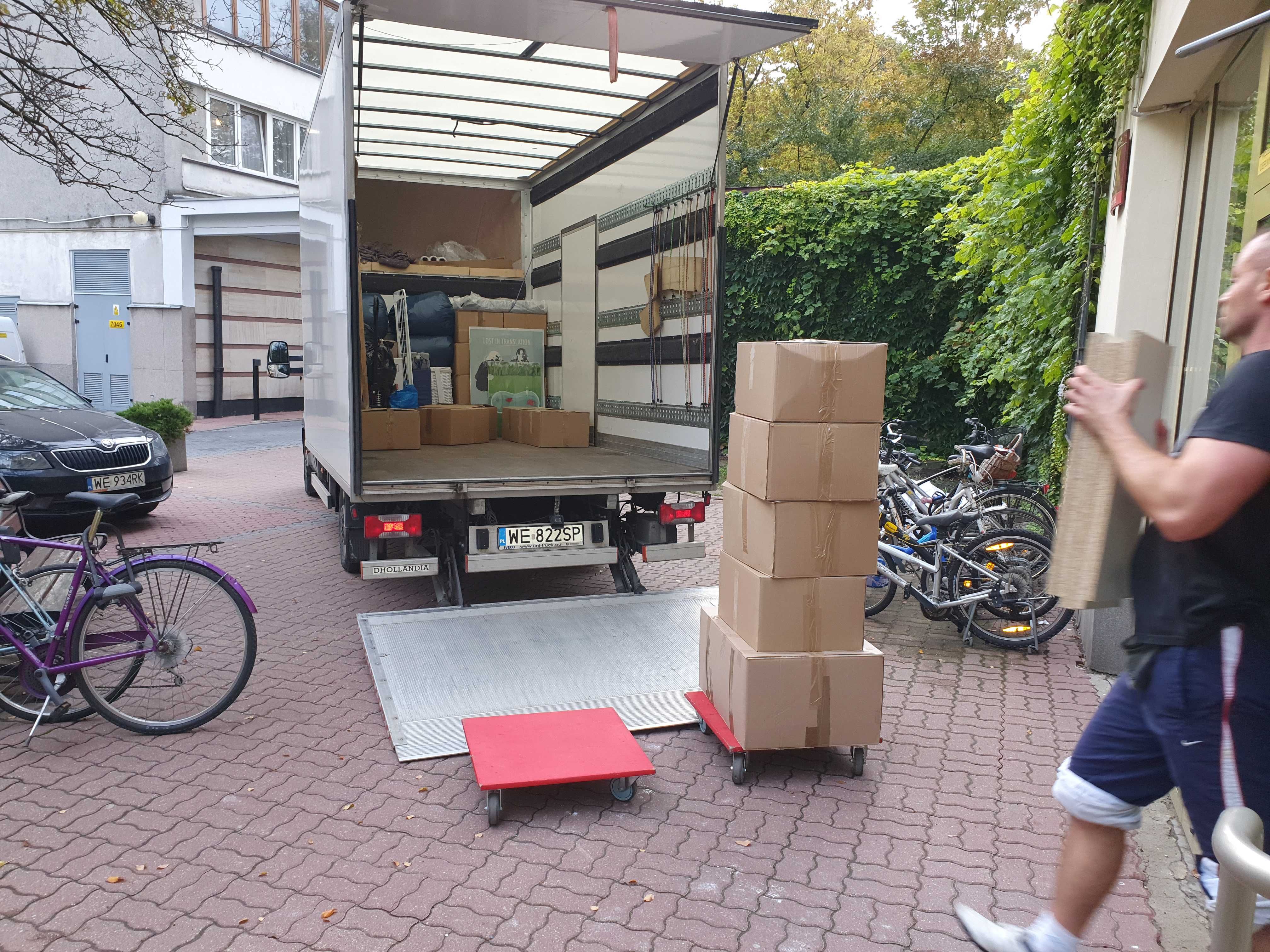 Przeprowadzki Transport Bagażówka samochody z windą 24/7