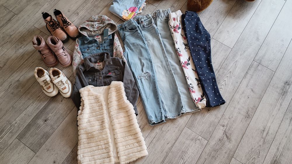 Лот речей для дівчинки