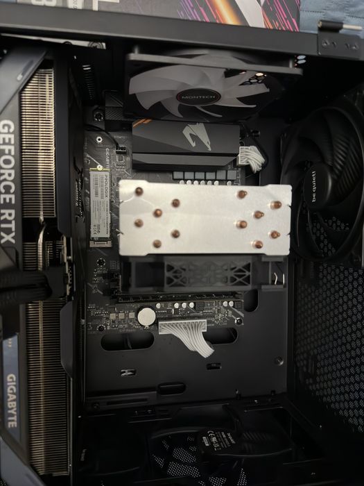 Gigabyte B550M Aorus Elite AM4, Ryzen 5 5600X, 16 GB DDR4.