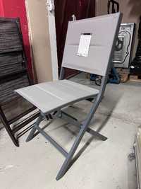 Krzesło o wymiarach 58 x 47 x 88 cm. Rama z powłoką proszkową.
