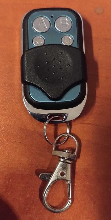 Pilot zdalnego sterowania - uniwersalny - 4 przyciski