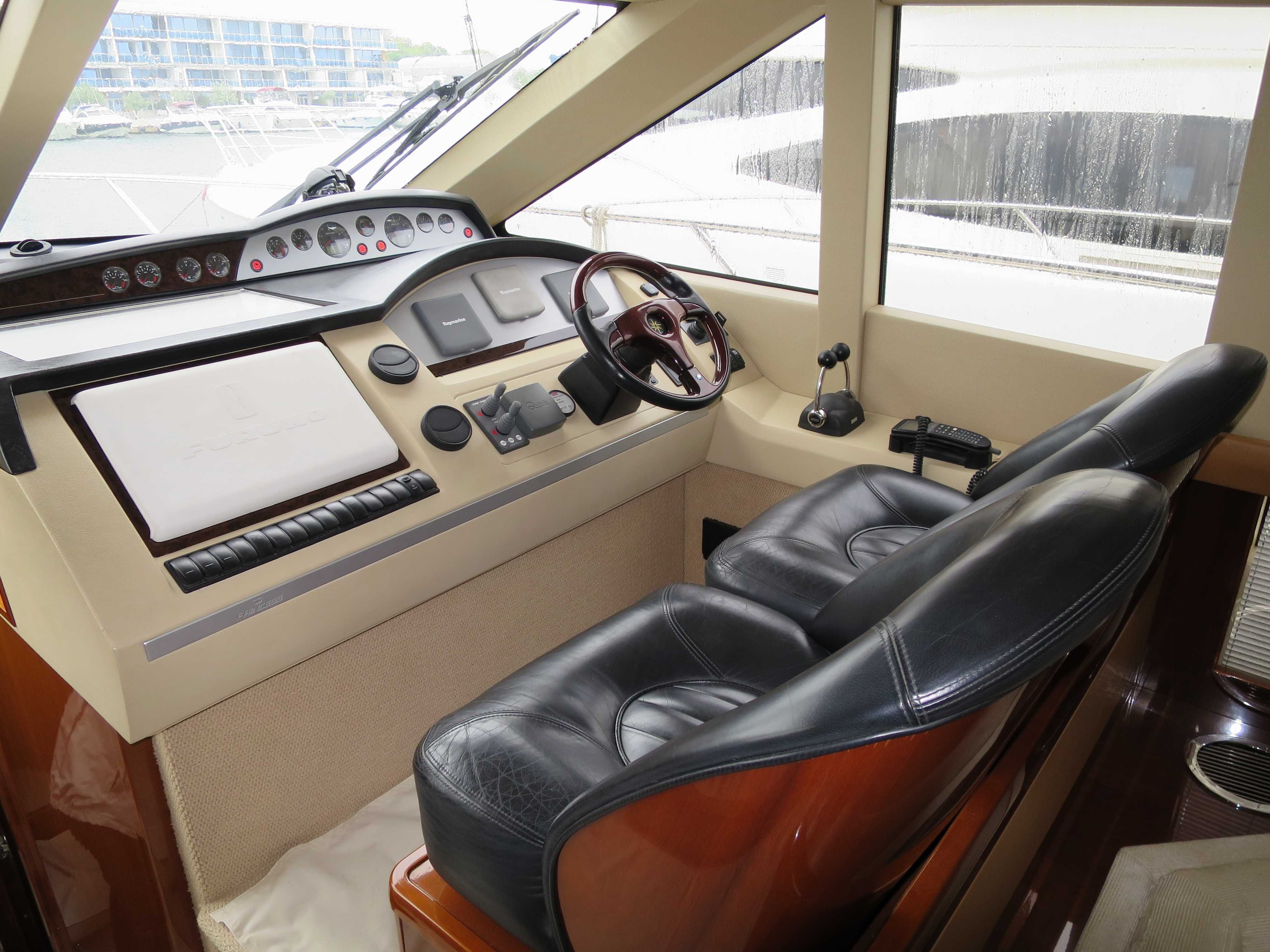 PRINCESS 50 Flybridge ( Принцесс 50 с Флайбриджем ) моторная яхта