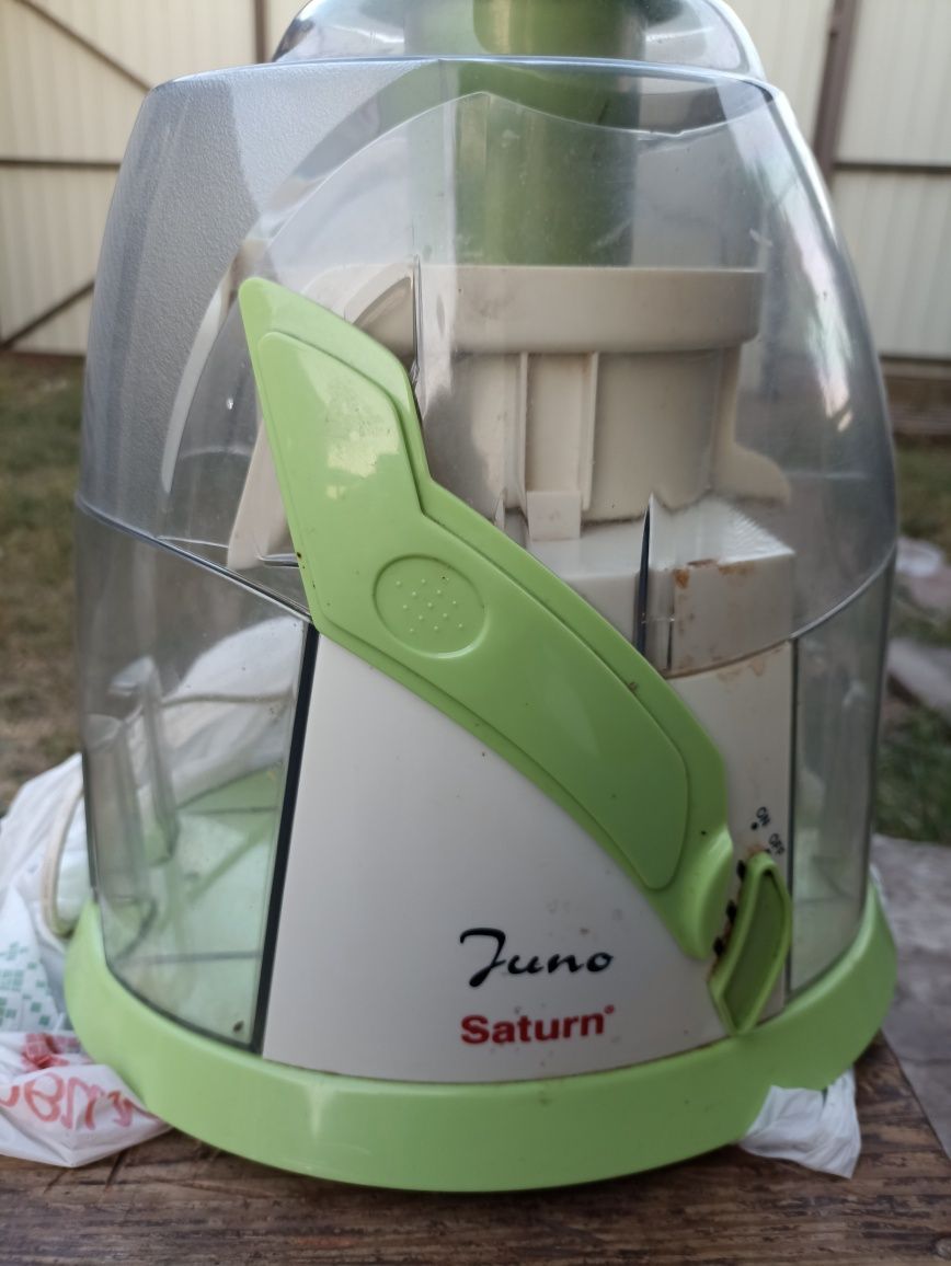 Продам соковижималку SATURN