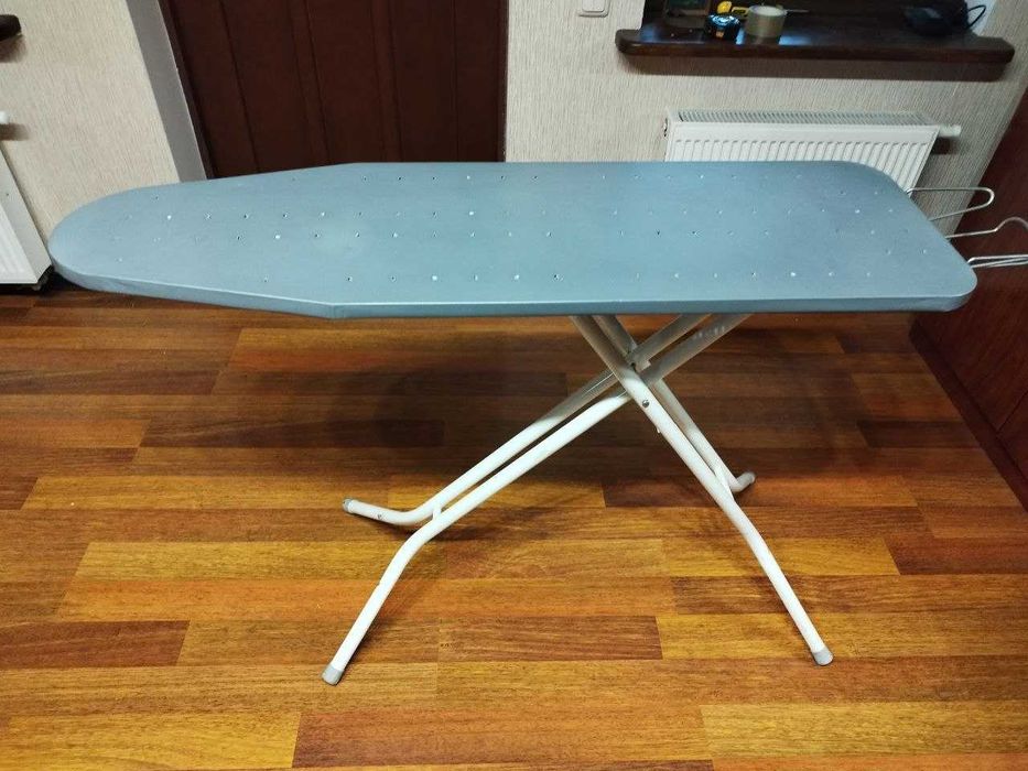 Гладильна дошка металева