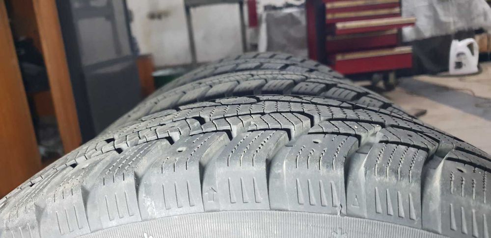 Продам зимнюю резину 185/65 R14