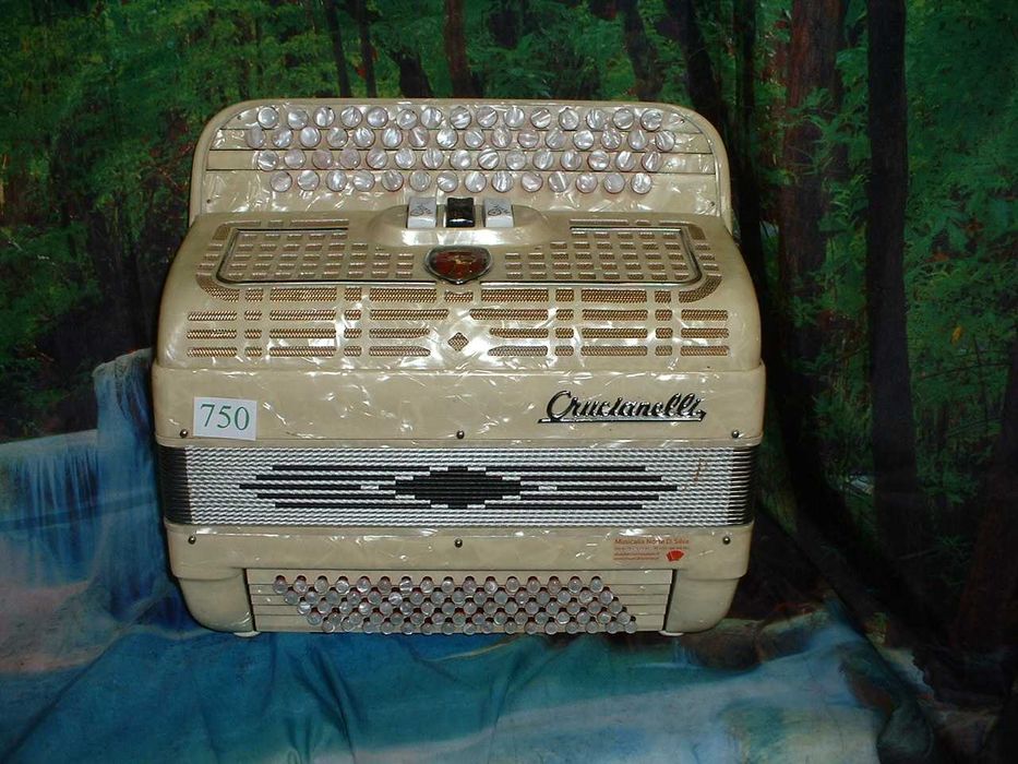 Acordeao Avenda G .750