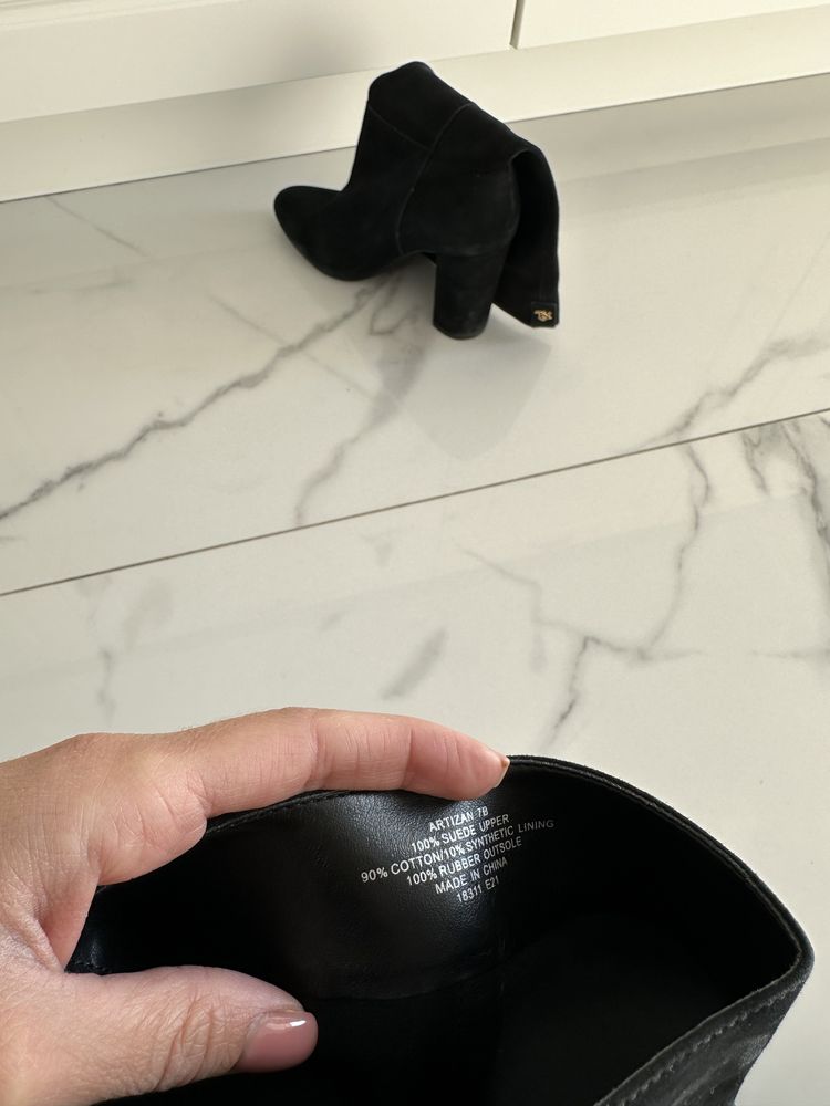 Czarne zamszowe kozaki na slupku Ralph Lauren