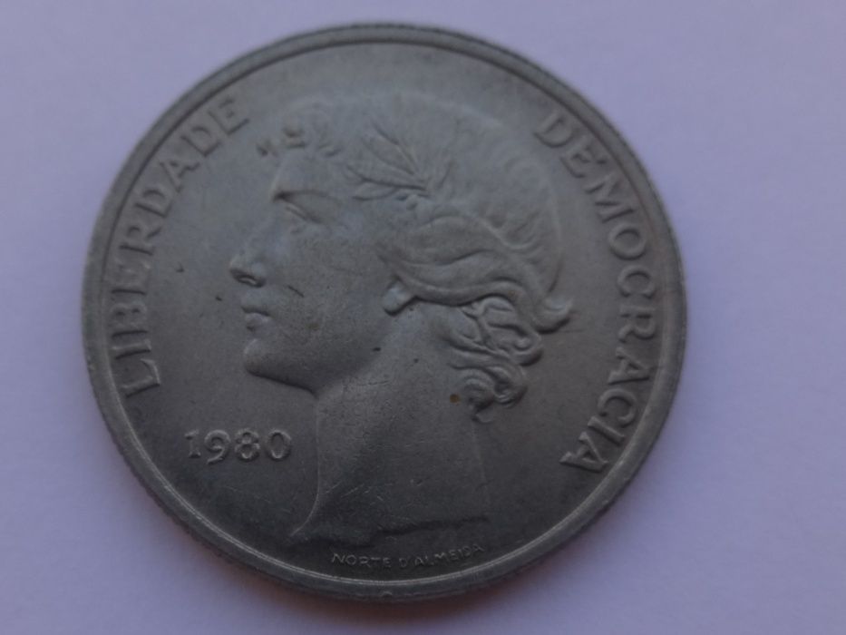 Moedas 25$00 Várias