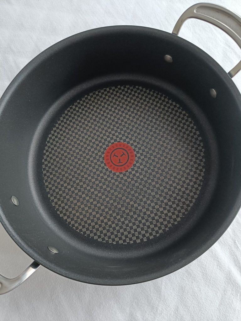 Sprzedam nową patelnię głęboką garnek Jamie  Oliver Tefal 30 cm