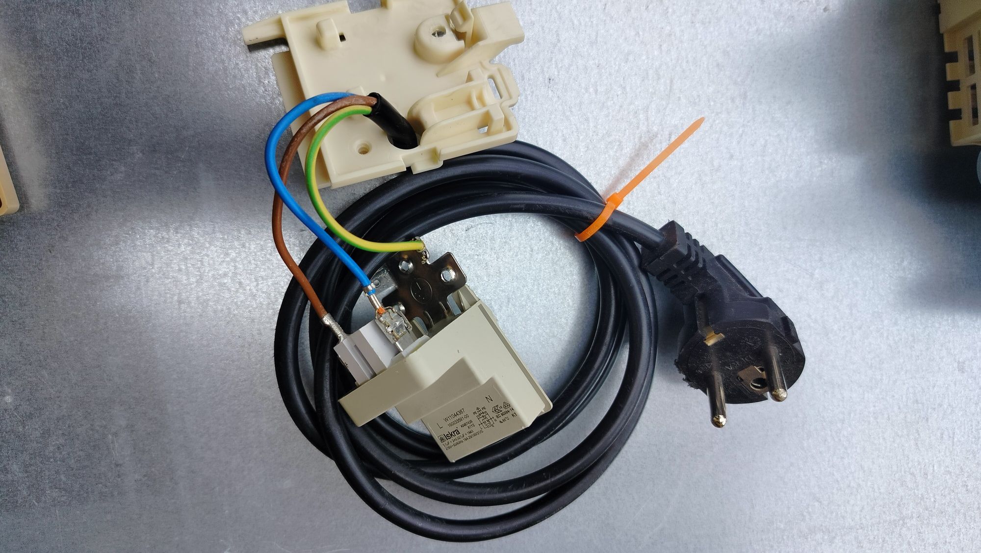 Ariston hotpoint ELTB 4B019
