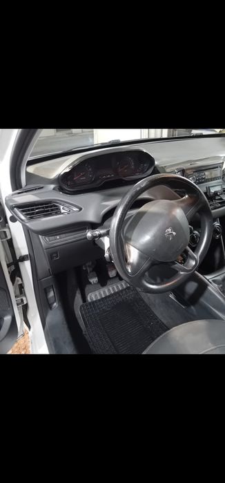 Peugeot 208 1.4 hdi iva dedutível