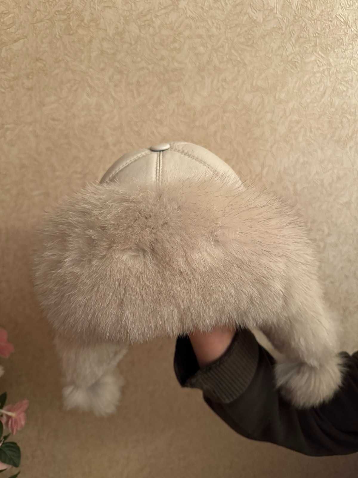 Шапка шкіряна з натуральним хутром