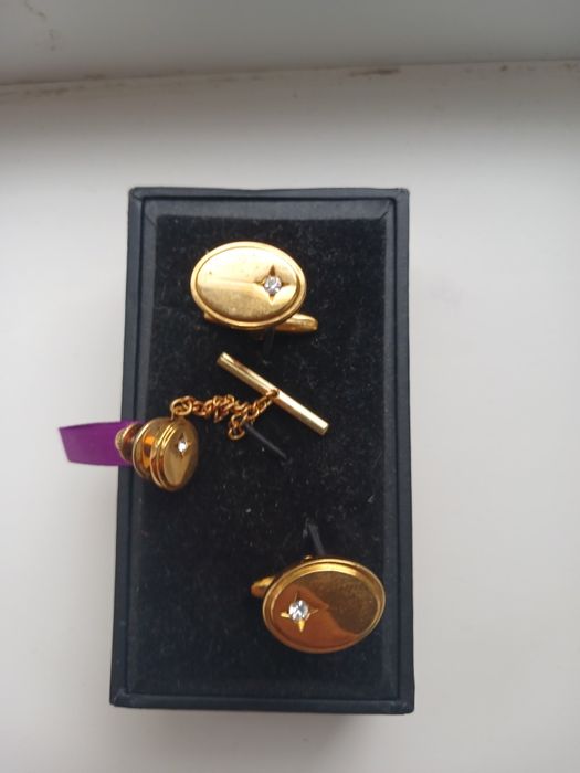 Запонки H. Samuel