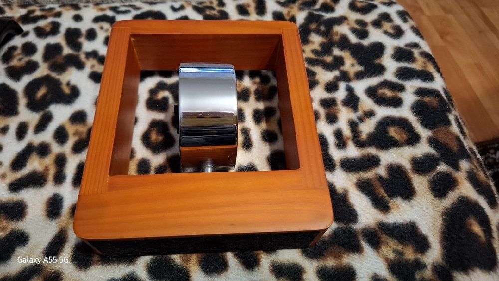 Luksusowy drewniany zegar biurkowy z budzikiem