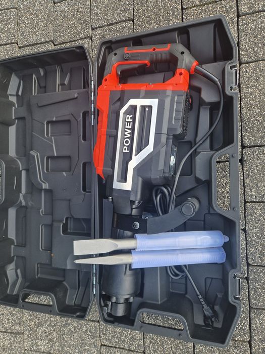 Młot wyburzeniowy 70J 3300W.   Wynajem