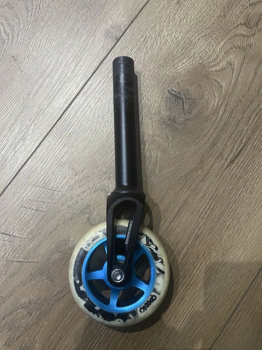 widelec striker lux IHC